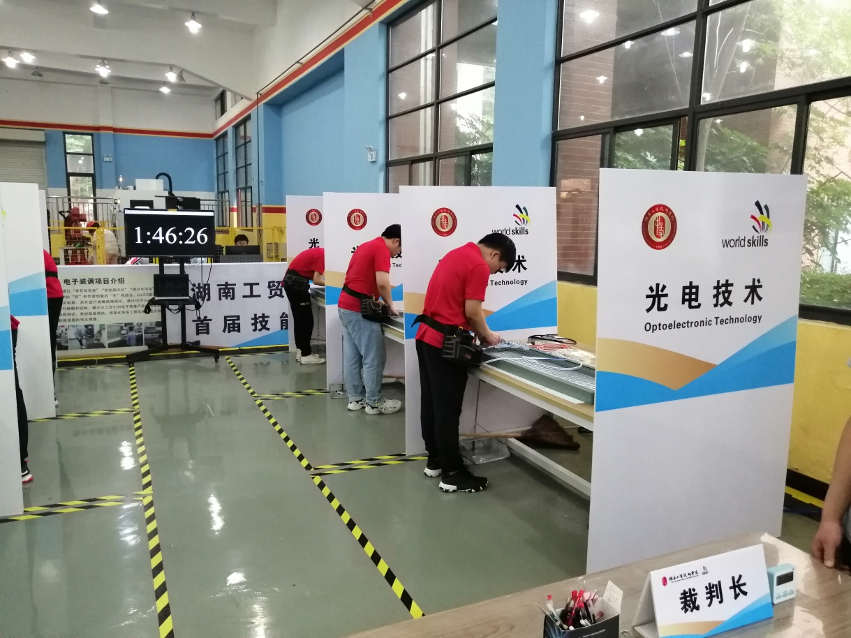 电气工程系学子们在爱体育·(中国)官方网站首届技能文化节上展风采